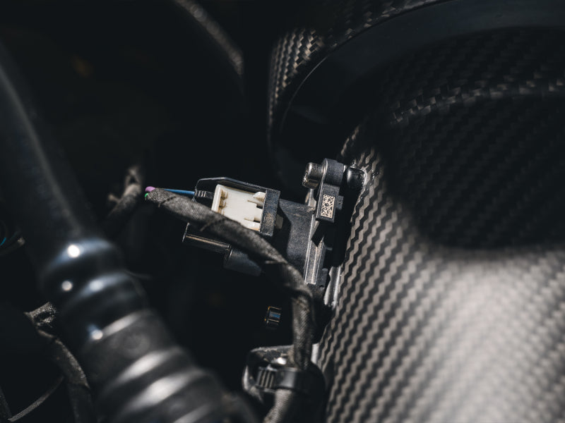 AWE Tuning 24-26 Ford S650 Mustang GT/Dark Horse S-FLO Carbon Intake