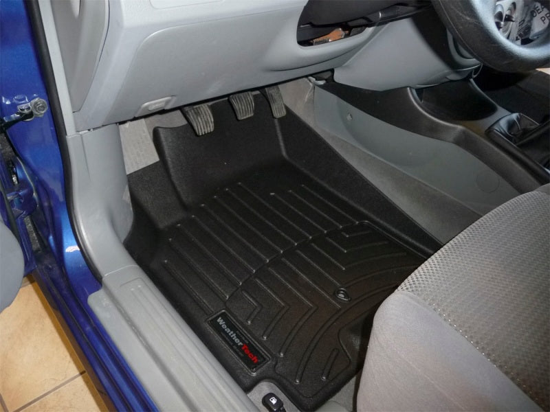 WeatherTech 04-08 Suzuki Forenza Front FloorLiner - Black