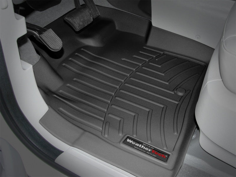 WeatherTech 04+ Chrysler Pacifica Front FloorLiner - Black